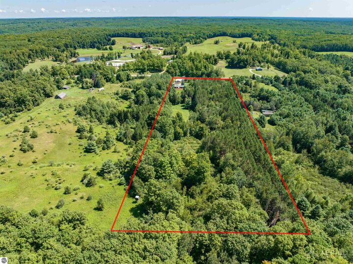 Property Photo: 4917 Deckerville Road MI 48635