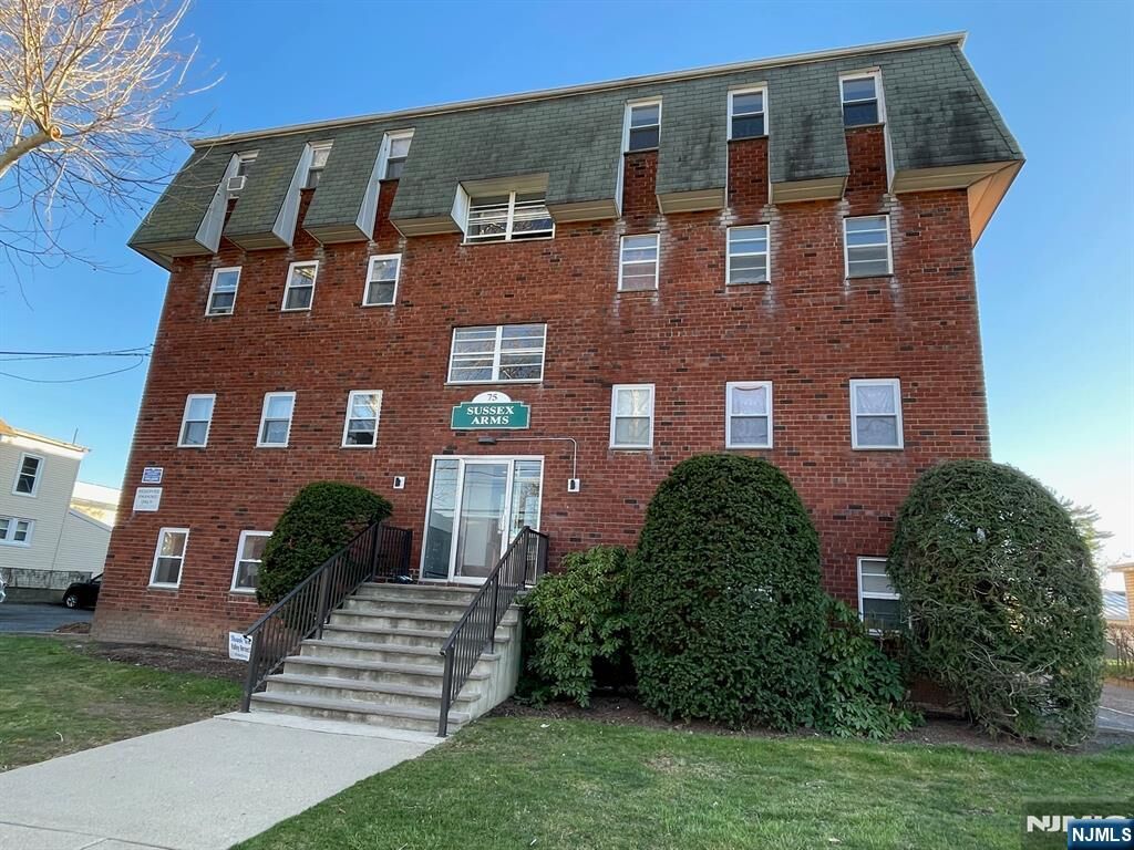 Property Photo: 75 Sussex Street 3A NJ 07601