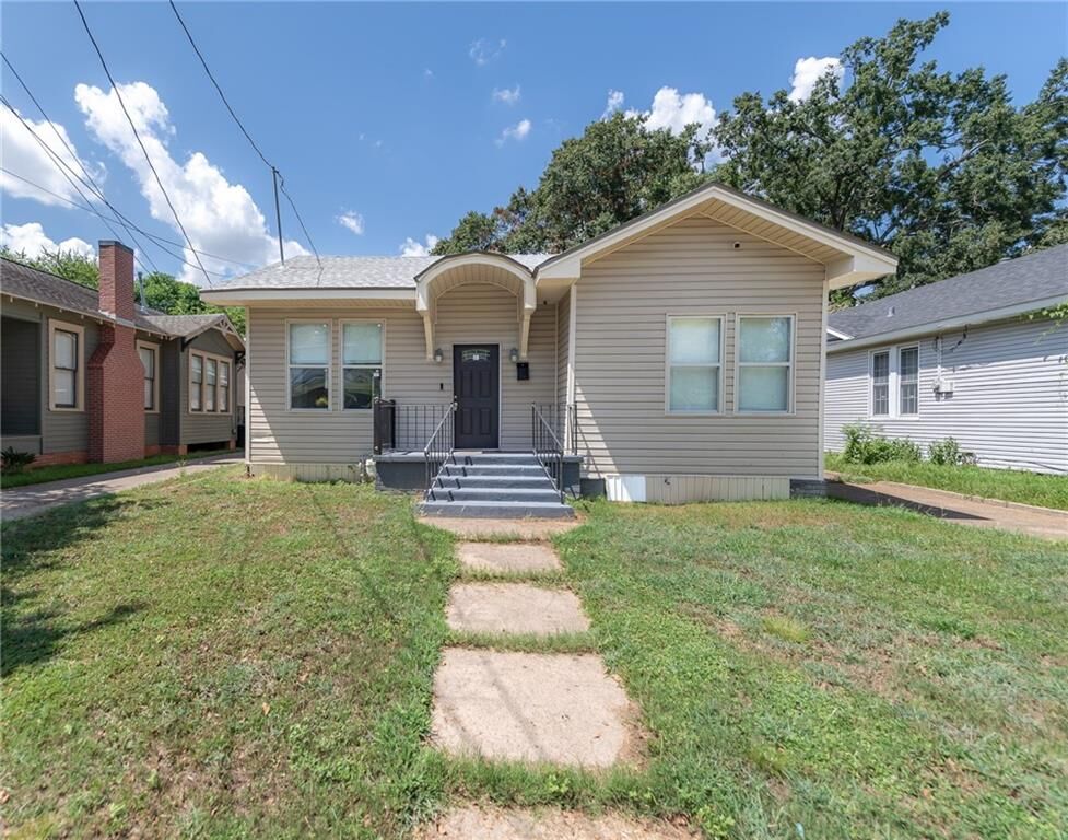 Property Photo: 2214 Thornton Court LA 71301