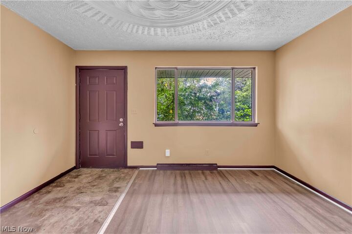 Property Photo:  1143 Santee Avenue 2/1143  OH 44306 