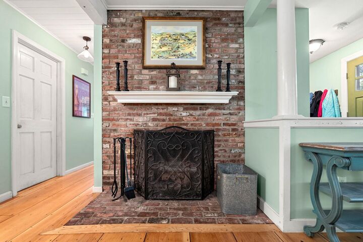 Property Photo:  24 Hitching Post Lane  NH 03110 