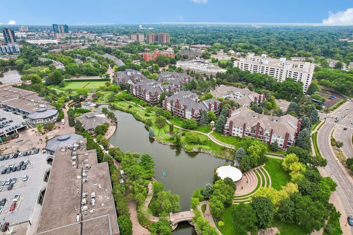 Property Photo: 7520 Edinborough Way 2304 MN 55435