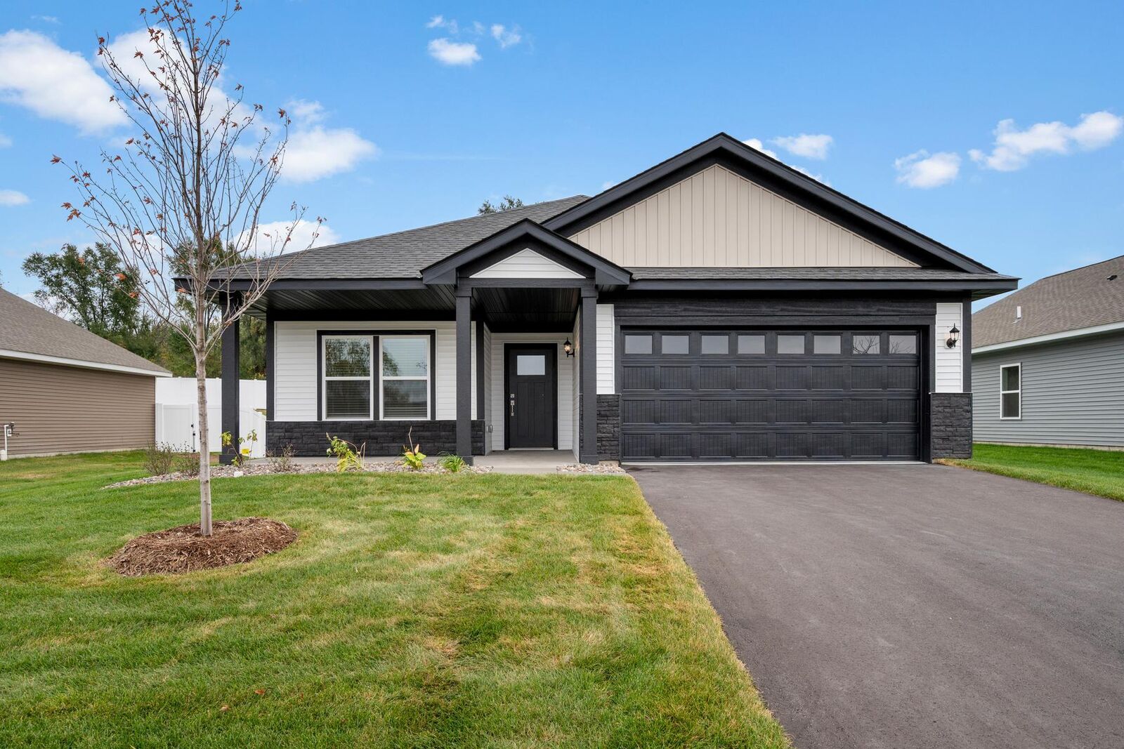 Property Photo:  919 Sycamore Place N  MN 55008 
