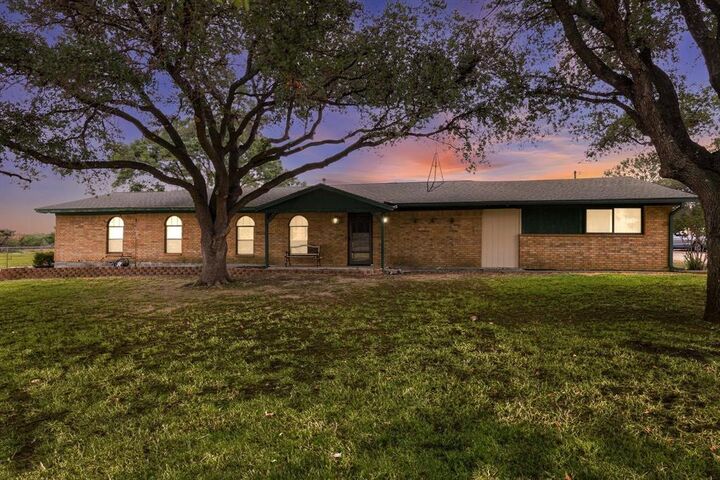 Property Photo: 10138 Terrace Road TX 76266