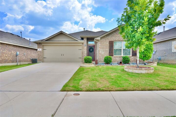 Property Photo: 465 Pollyann Trail TX 76052