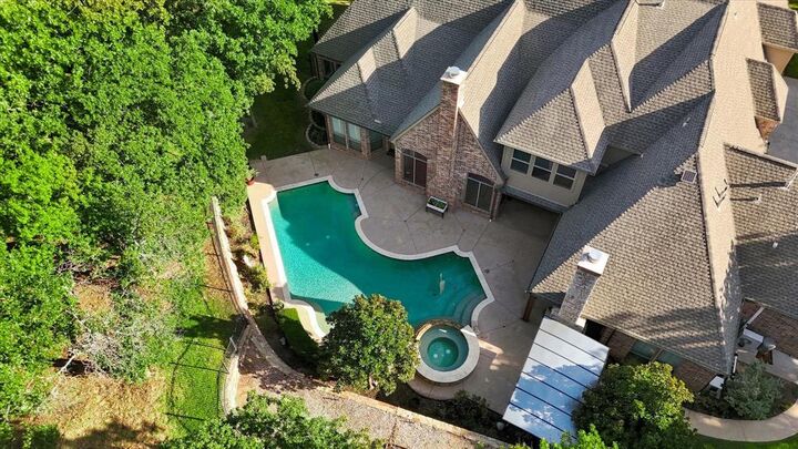 Property Photo: 686 Knob Hill Court TX 76226