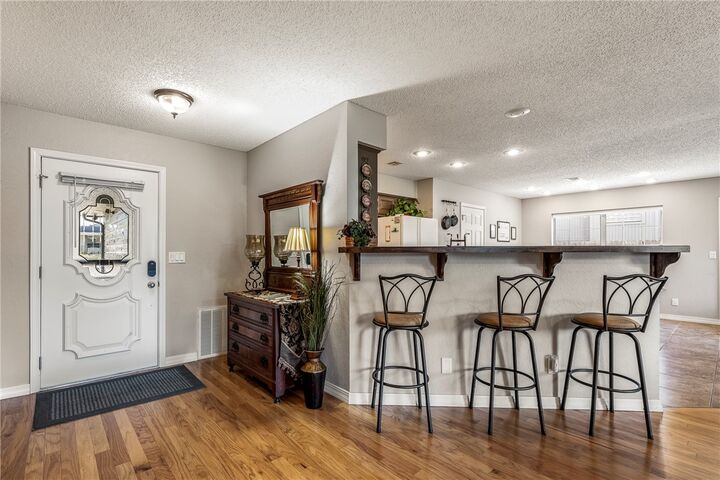 Property Photo:  1102 NE 2nd Street  AR 72712 