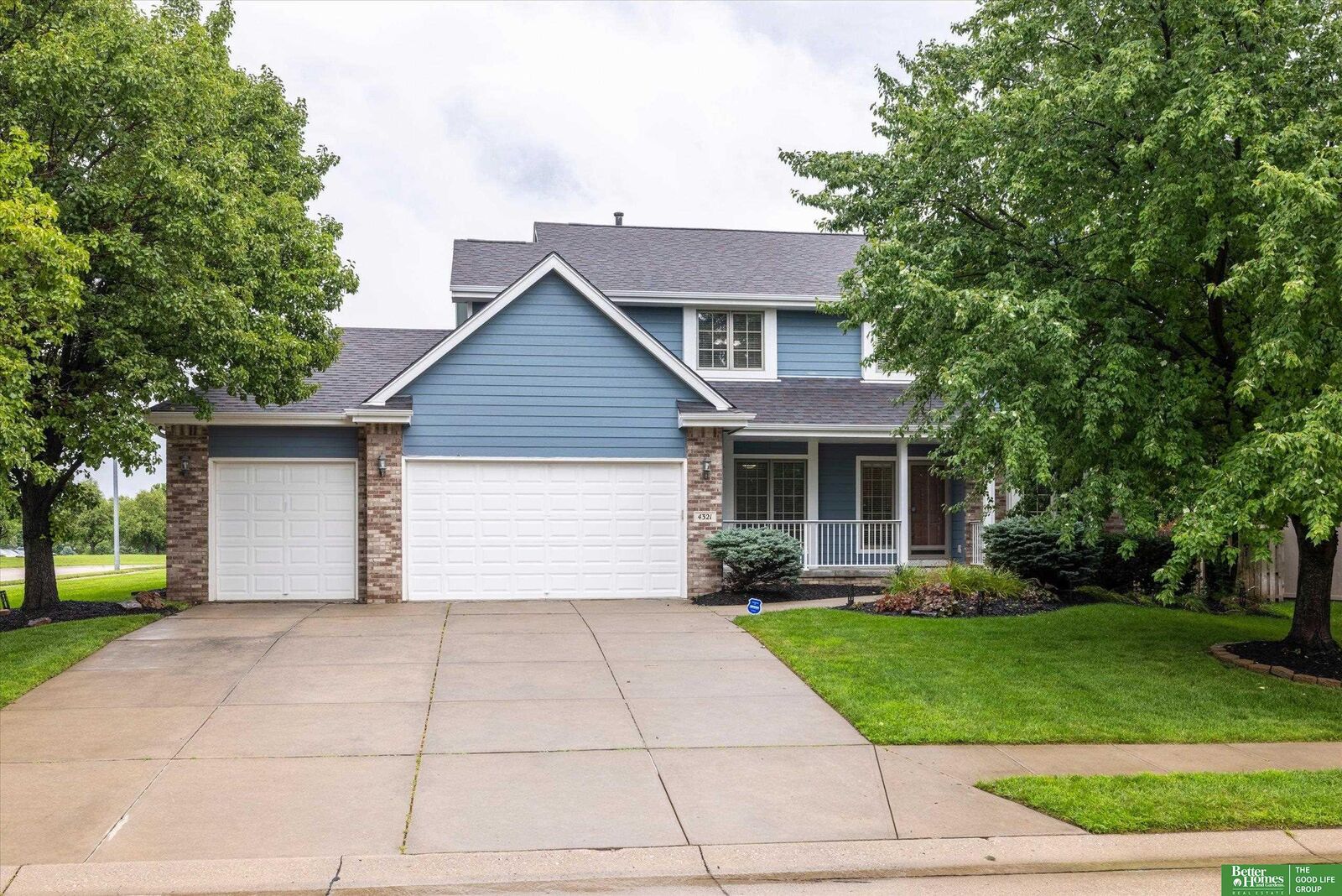 Property Photo:  4321 N 159 Avenue  NE 68116 