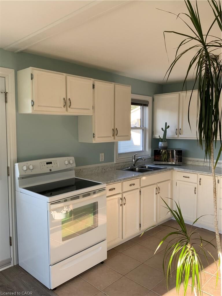 Property Photo: 25 First Avenue ON N0E 1M0