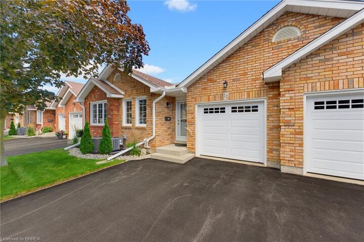 Property Photo:  60 Whitlaw Way 10  ON N3L 4C3 