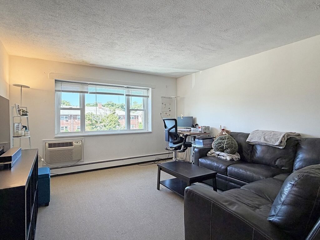 Property Photo:  1077 Chestnut St 8  MA 02464 