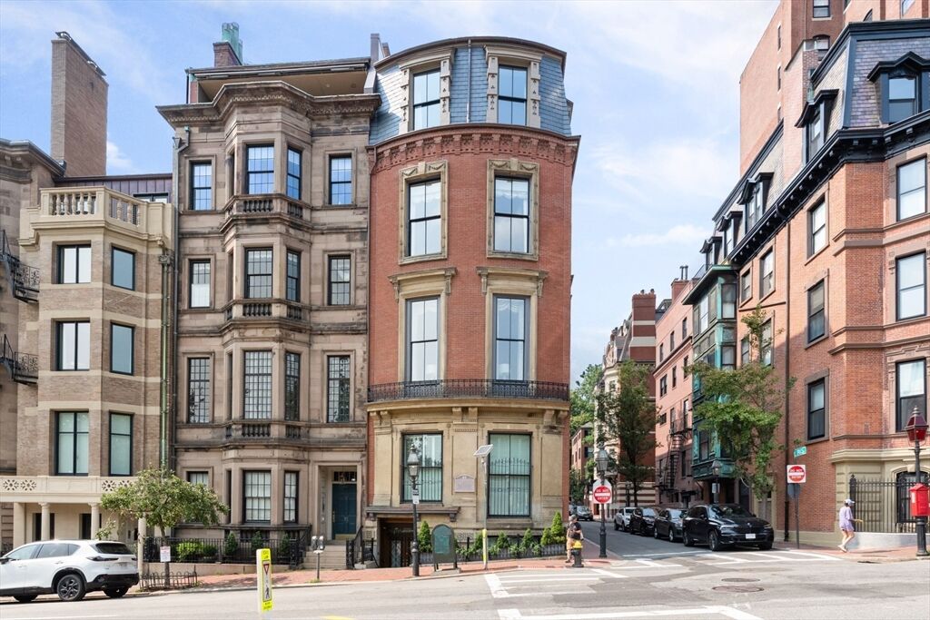 Property Photo:  50 Beacon Street 4  MA 02108 