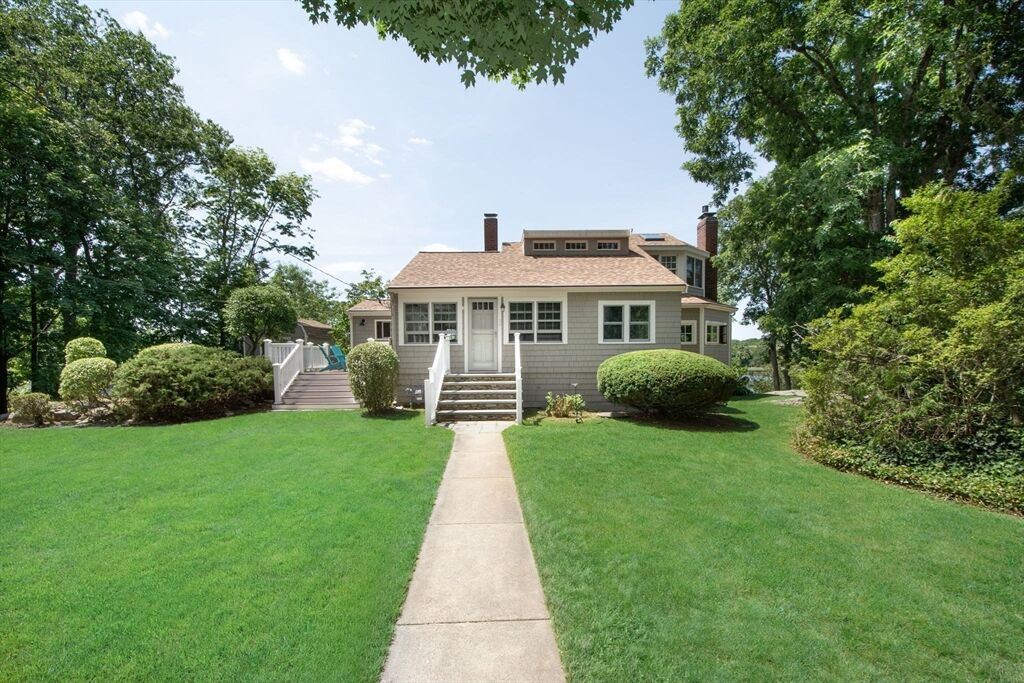 Property Photo:  36 Bonnie Brier Circle  MA 02043 