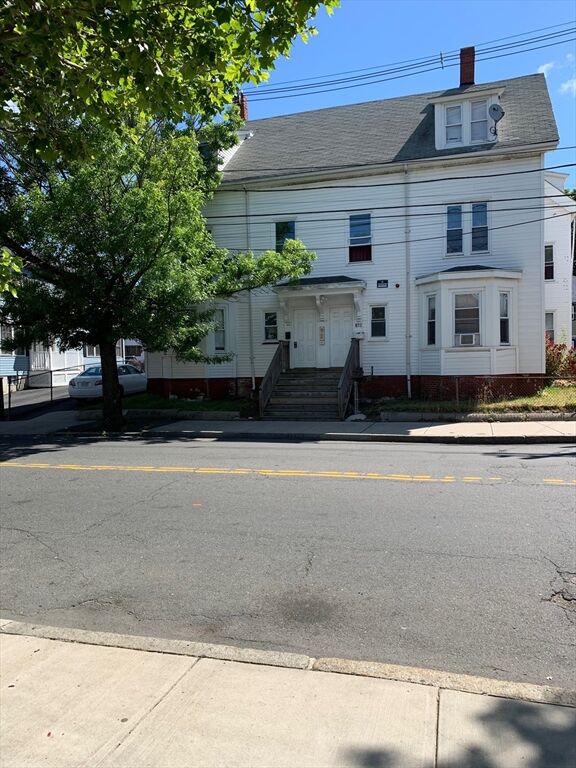 Property Photo: 133 Chesnut Street 3 MA 01902