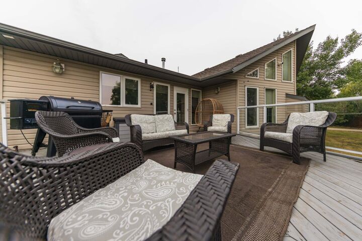 Property Photo: 4 Sandpiper Estates AB T9V 3B5