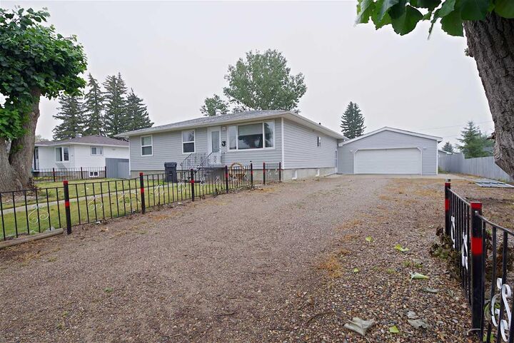 Property Photo: 310 4 Avenue AB T0K 0J0
