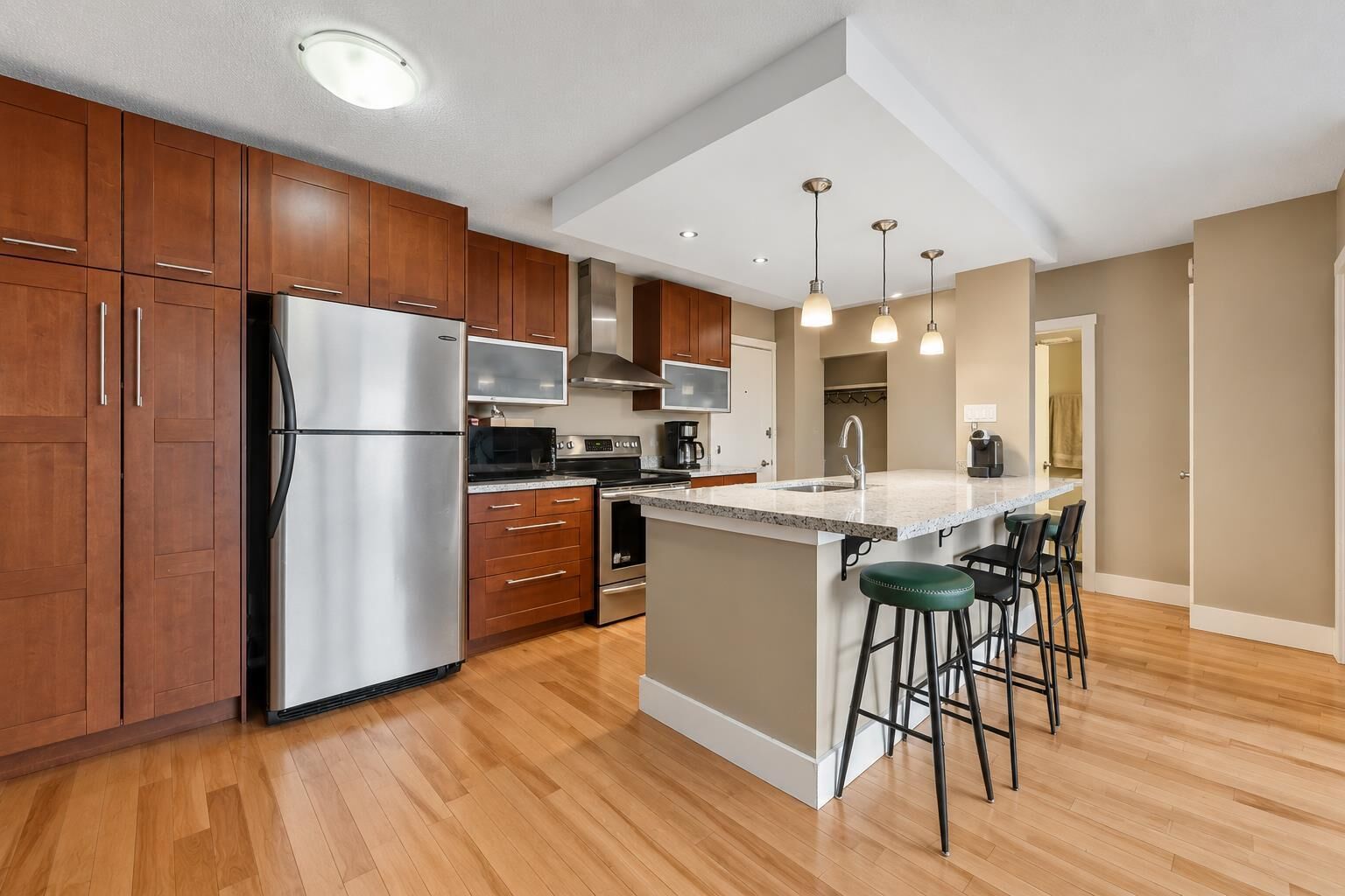 Property Photo: 1027 Cameron Avenue SW 408 AB T2T 0K3