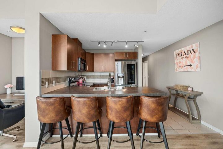 210 15 Avenue SE 206 — photo 1