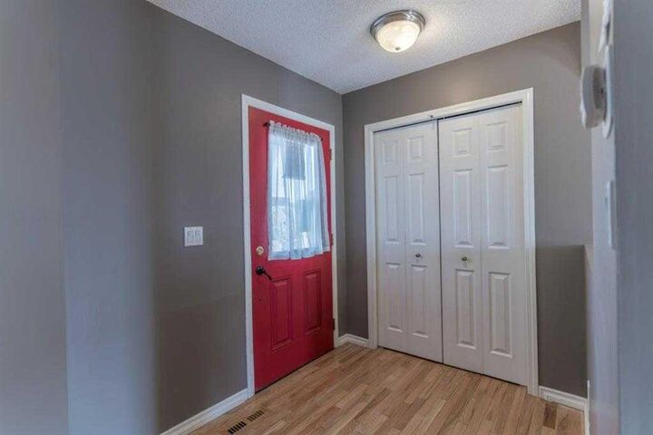 Property Photo: 57 Royal Birch Crescent NW AB T3G 5N8