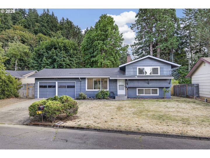 Property Photo:  18624 SE Clinton St  OR 97030 