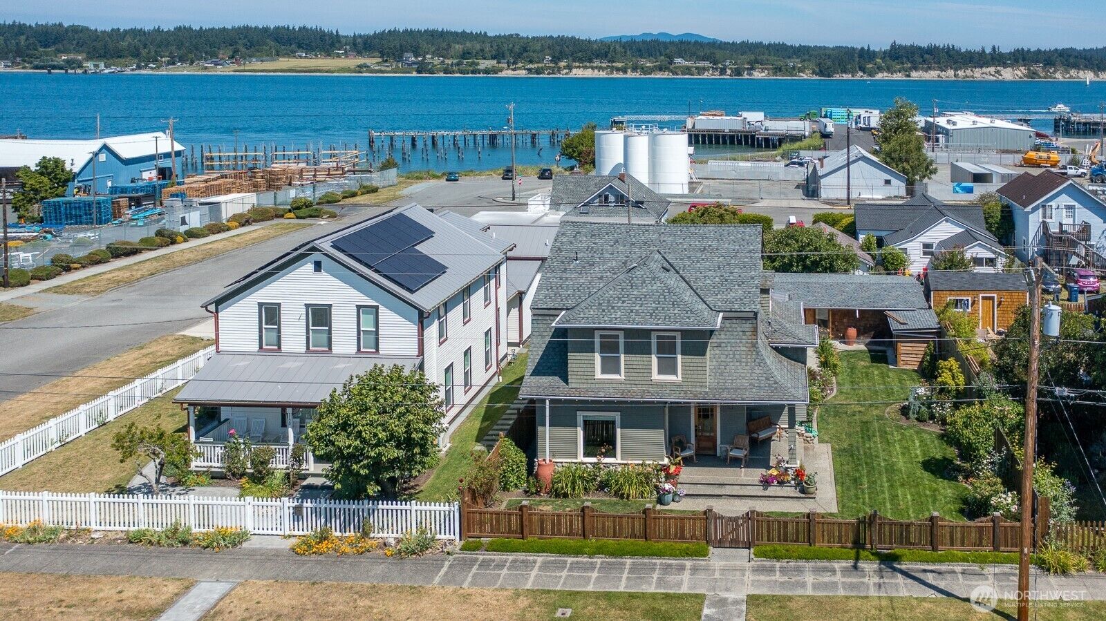 Property Photo: 1118 4th Street WA 98221