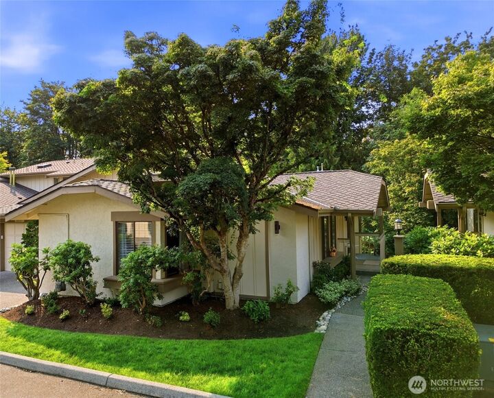 Property Photo: 16014 Village Green Dr D WA 98012