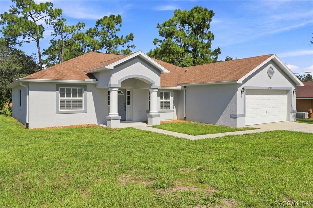 Property Photo: 12017 Lark Sparrow Road FL 34614