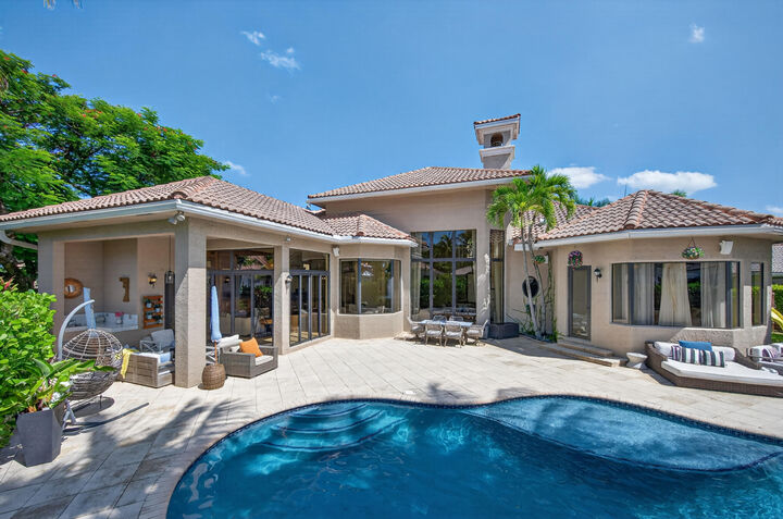 Property Photo:  700 Cardinal Street  FL 33324 