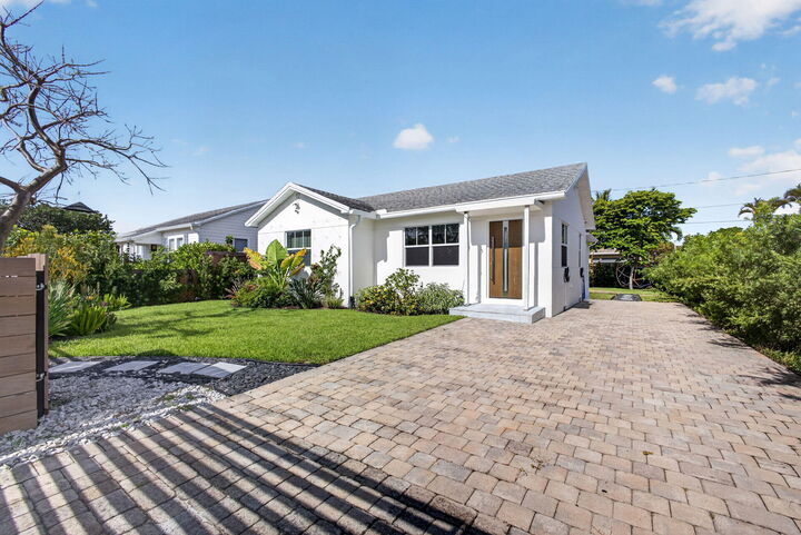 Property Photo:  1309 N Palmway  FL 33460 