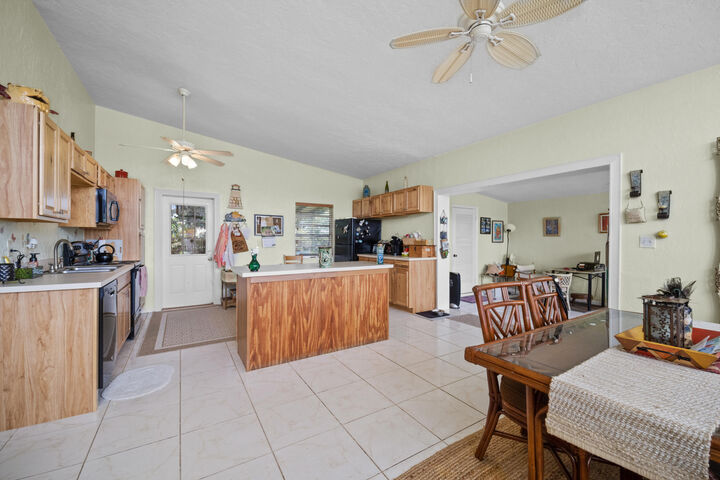 Property Photo: 642 W Ocean FL 33426