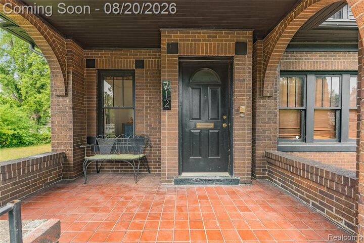 Property Photo: 712 Chalmers Street MI 48215