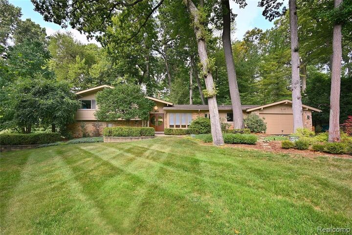 Property Photo:  4780 Pickering Road  MI 48301 