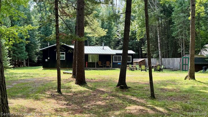 Property Photo:  2070 Contour Drive  MI 48653 
