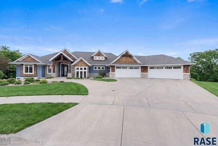 Property Photo:  9004 E Torrey Pine Cir  SD 57110 