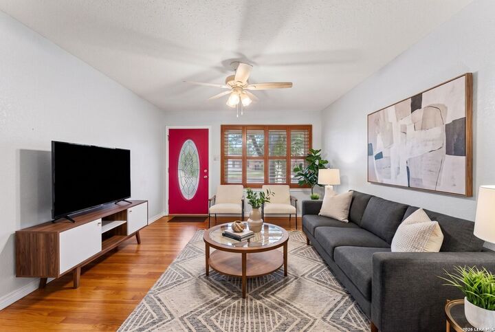 Property Photo: 359 Pilgrim Dr TX 78213