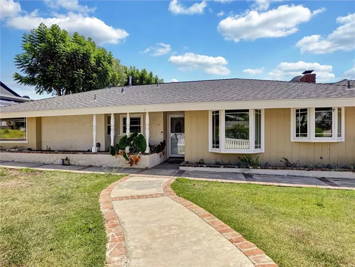 Property Photo:  2216 E Denise  CA 92867 