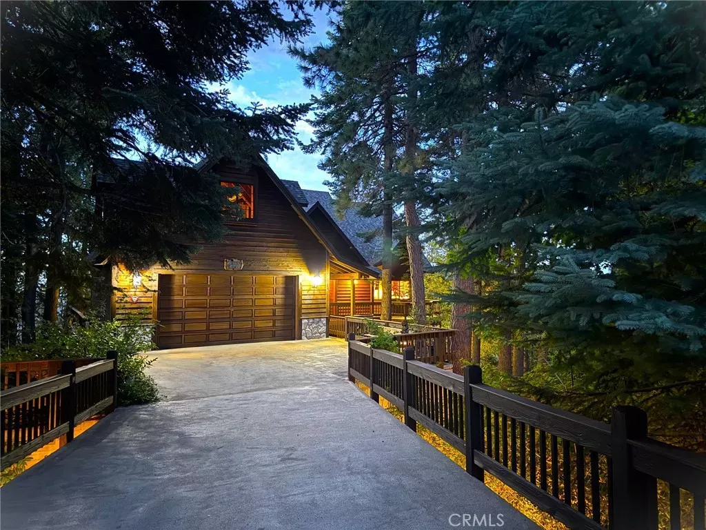 Property Photo: 285 Fairway CA 92352