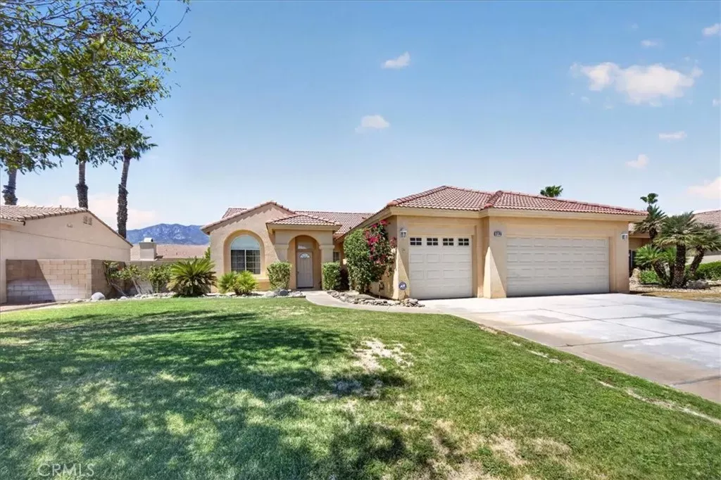 Property Photo:  27745 Avenida Maravilla  CA 92234 