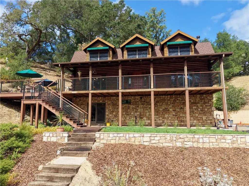 Property Photo: 14405 Santa Lucia Road CA 93422