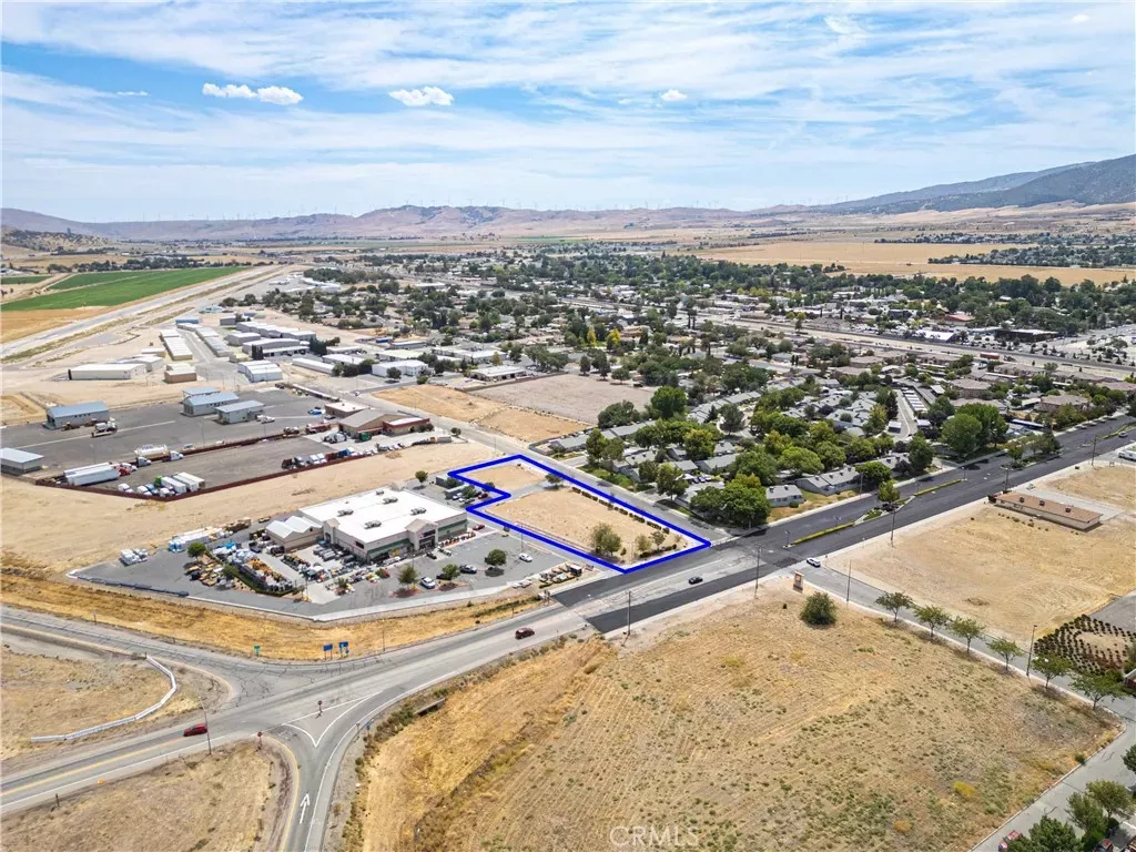 Property Photo:  408 N Mill  CA 93561 