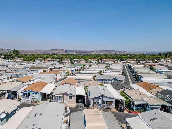 Property Photo: 6 Oriole Ln CA 92057