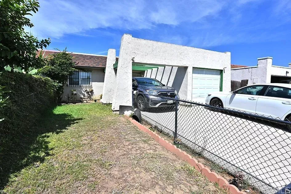 Property Photo:  355 Calle Mariposa  CA 92057 