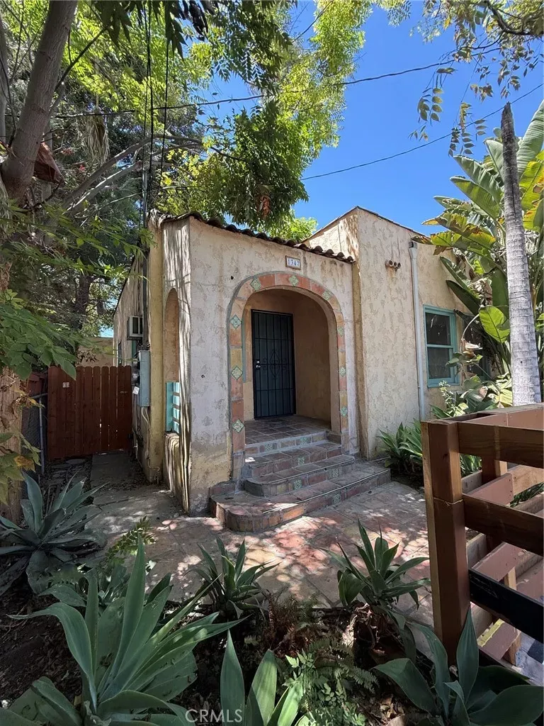 Property Photo:  1347 N Citrus  CA 90028 