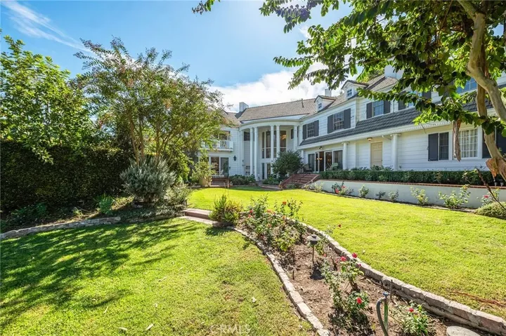 Property Photo: 4641 N Virginia Road CA 90807