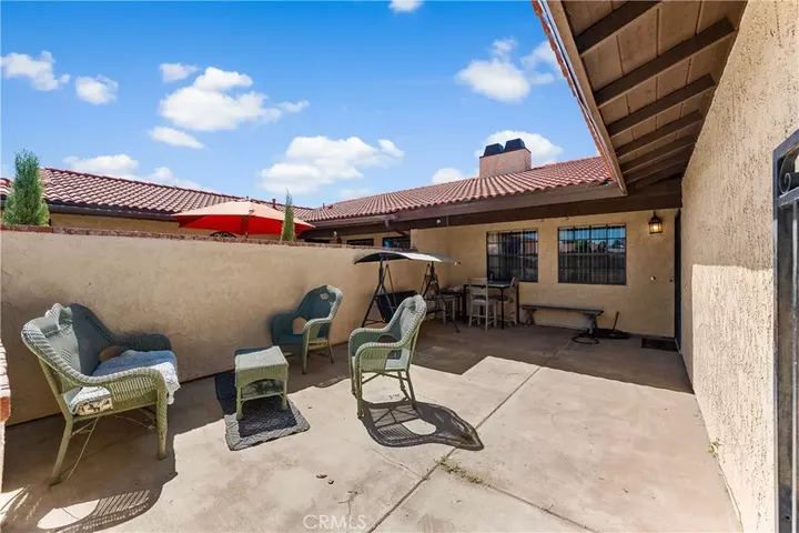 Property Photo:  1152 E Avenue J12  CA 93535 