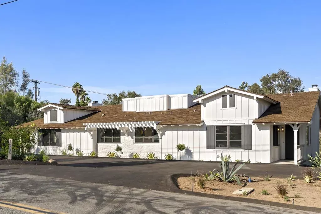 Property Photo: 16735 La Gracia B CA 92067