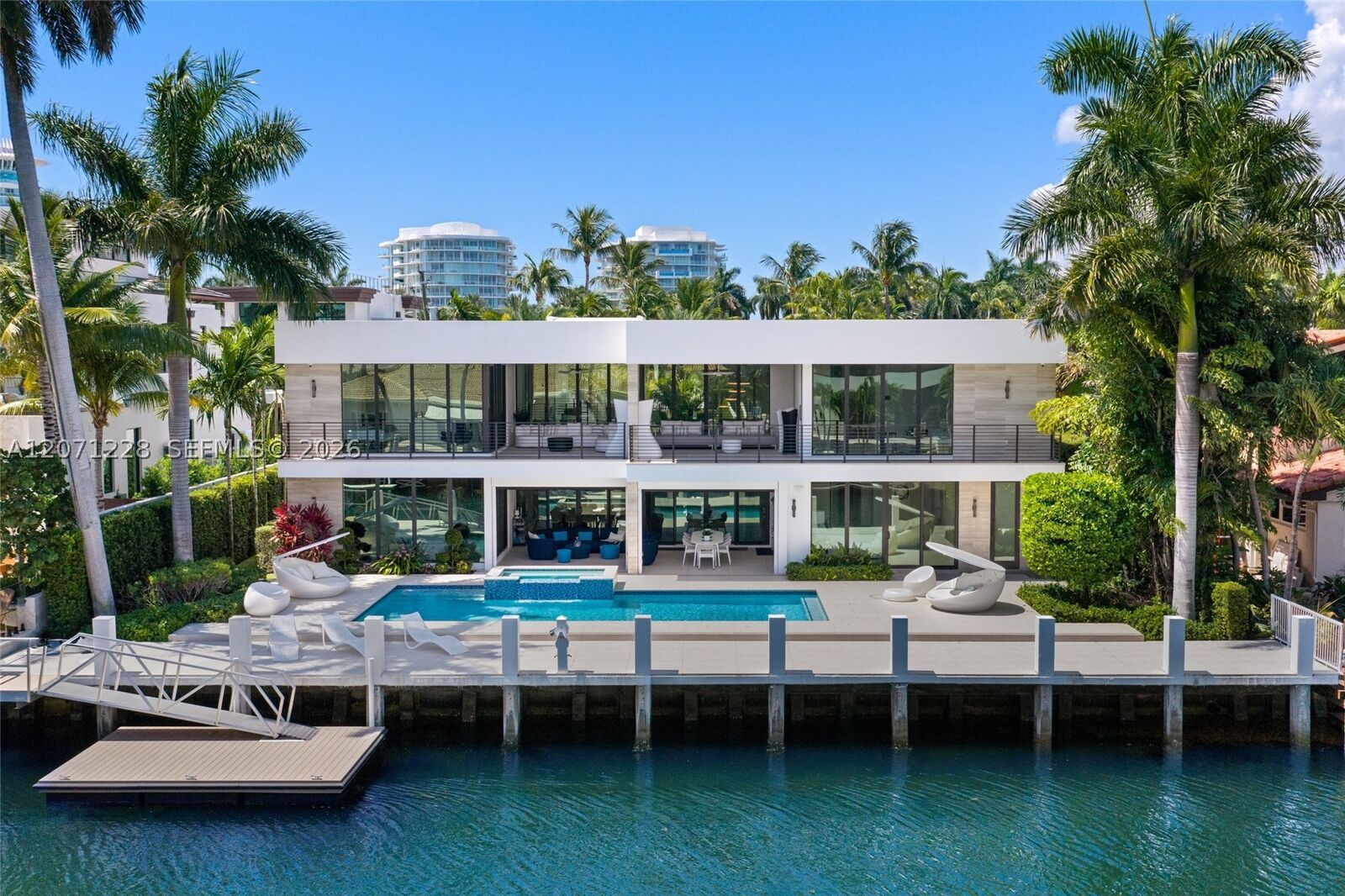 Property Photo:  2519 Lucille Dr  FL 33316 