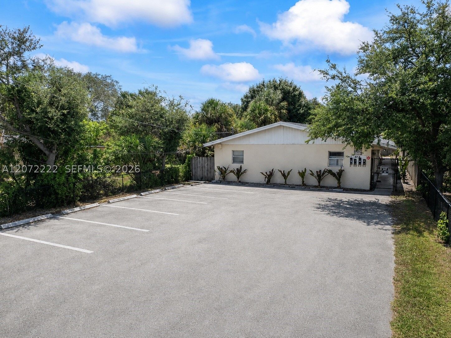 Property Photo:  513 NW 22nd Ave 2  FL 33311 
