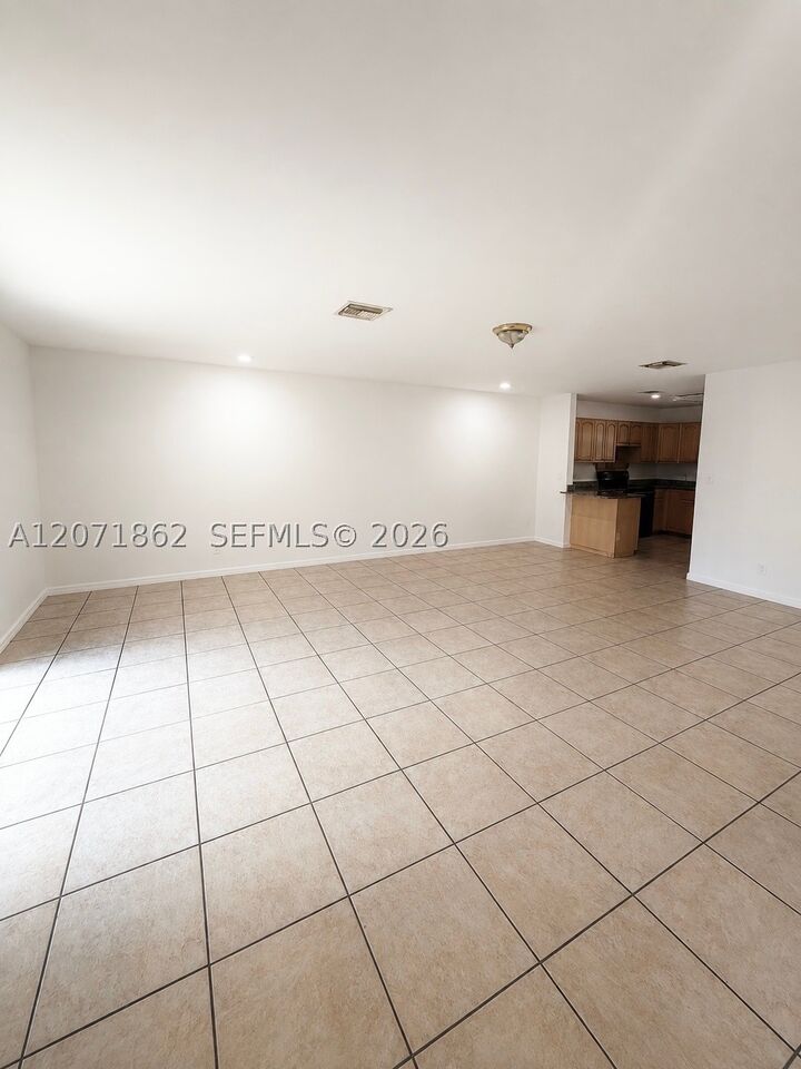 Property Photo: 2653 SW 51st St 1 FL 33312