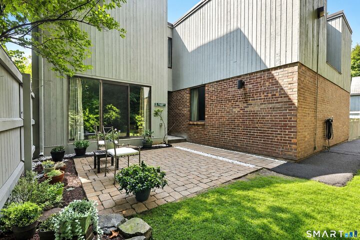 Property Photo:  5 Quarry Corner 5  CT 06877 
